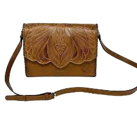Patricia Nash Handbags - NWOT Patricia Nash Leather Sarola Purse